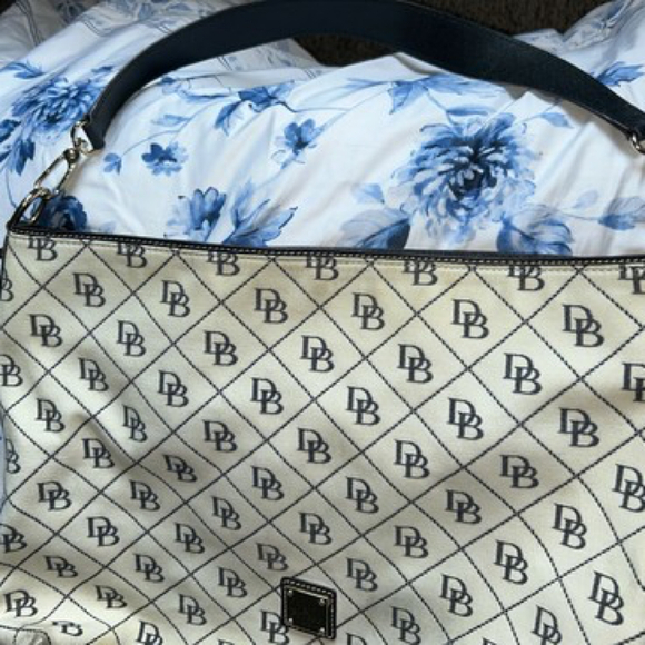 Dooney & Bourke White Black Quilt Logo Canvas Shoulder Bag Handbag Tote - Picture 7 of 14